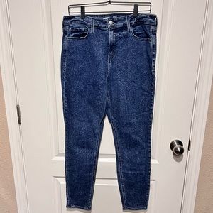 Old Navy Rockstar Super Skinny High Rise - Size US Women’s 12